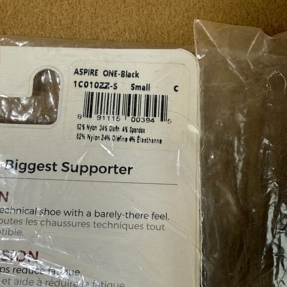 Swiftwick Aspire One Ankle Socks Black Small Moisture Wicking Compression USA - Picture 5 of 6